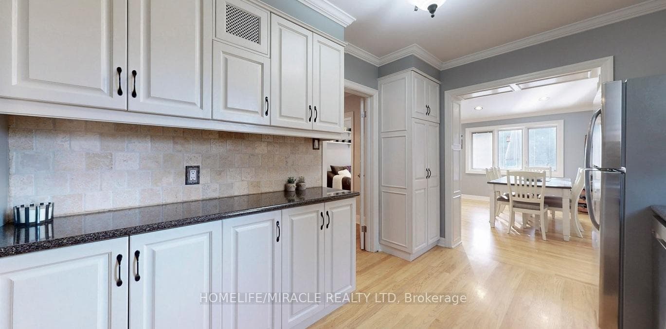 15 Stamford Square photo 5