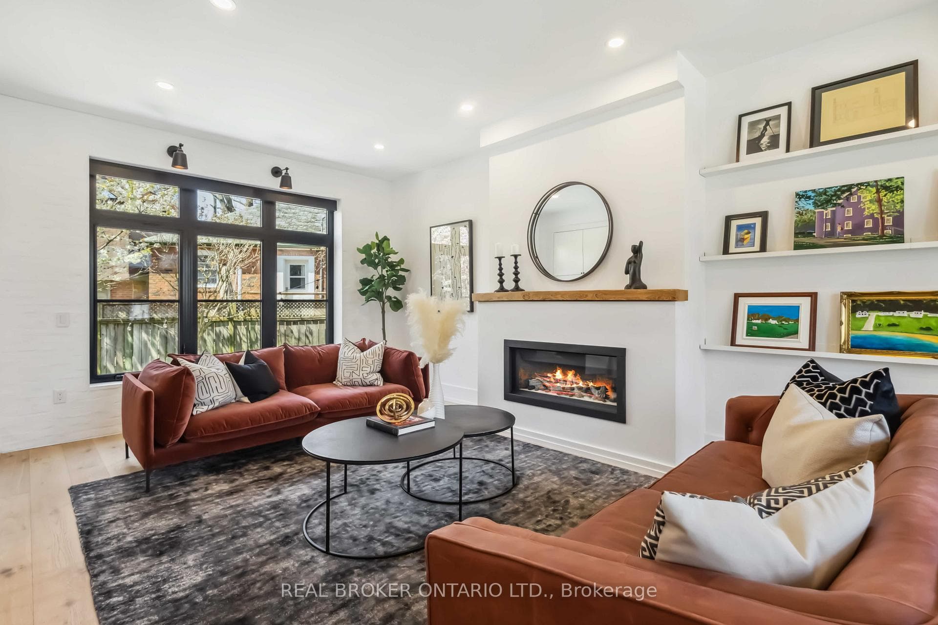 44 Hunt Club Drive photo 4