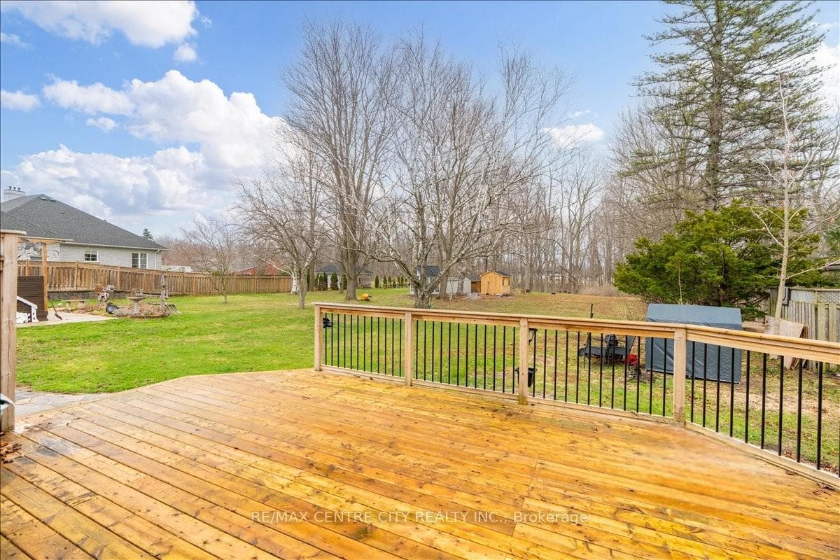 549 Victoria Street photo 26