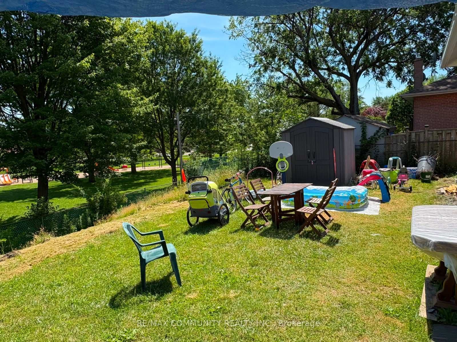 56 Stonehenge Crescent photo 12