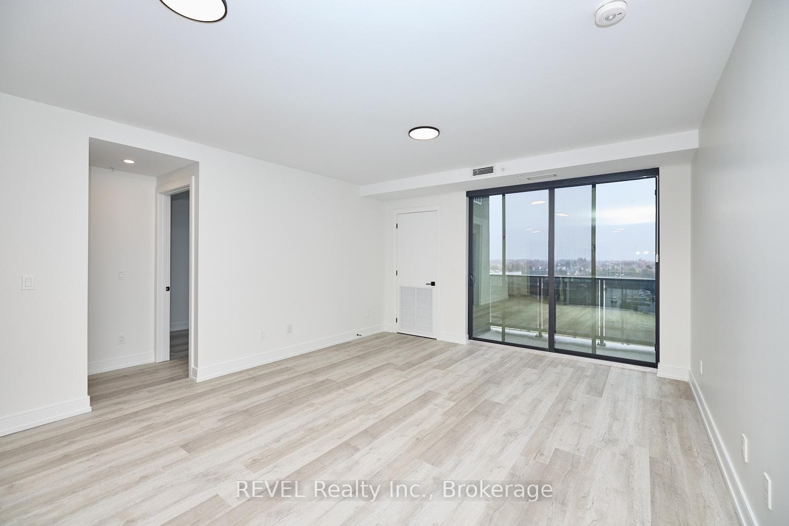 300B FOURTH Avenue Unit 503 photo 5