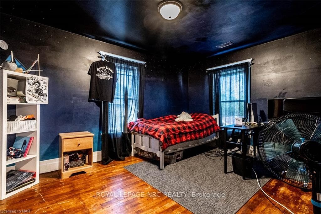 406 KING Street photo 26
