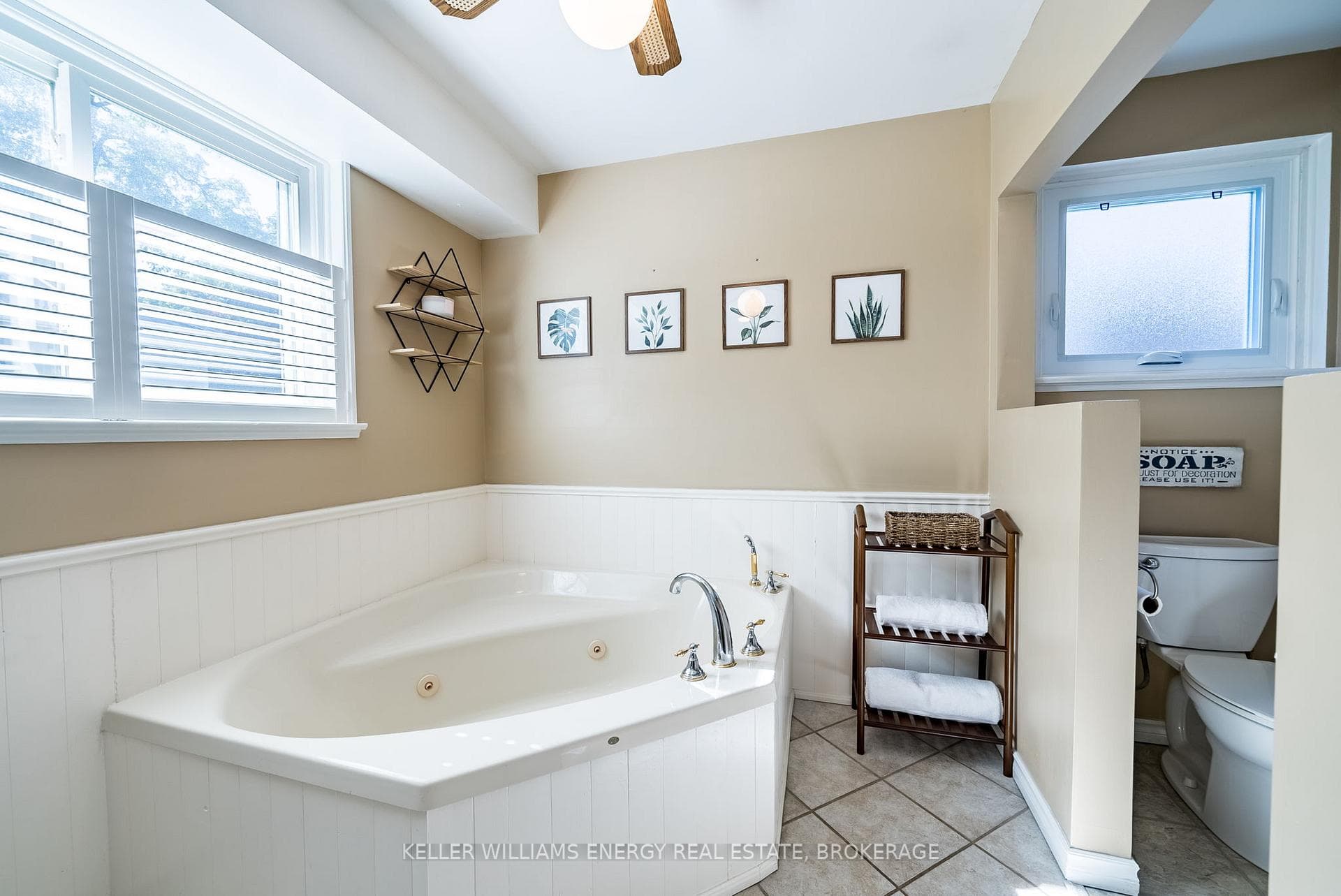 565 Carlisle Street photo 30