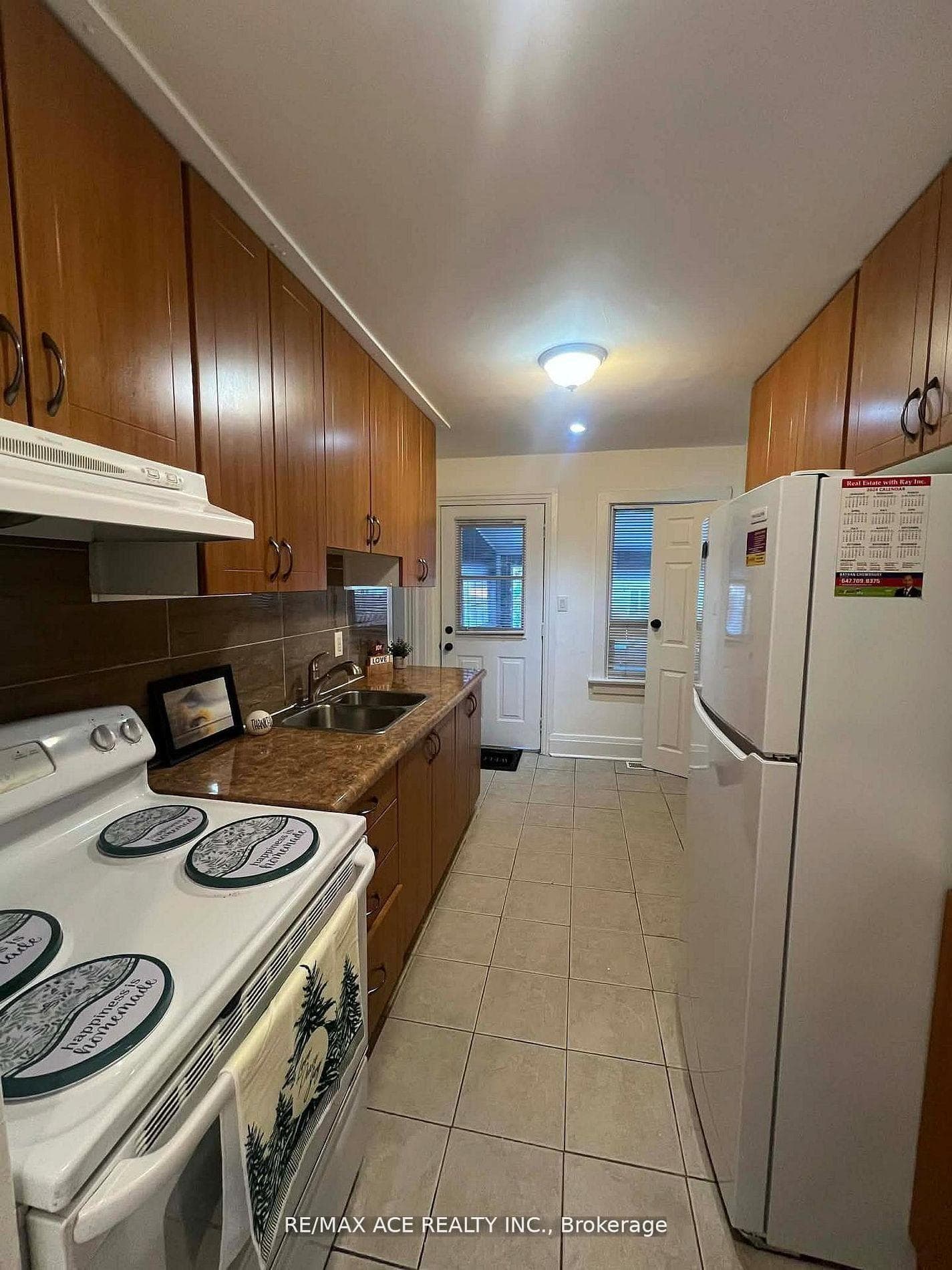 12 Mahoney Avenue photo 7