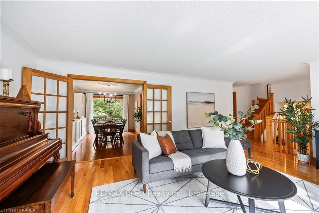 891 SAFARI Drive photo 9