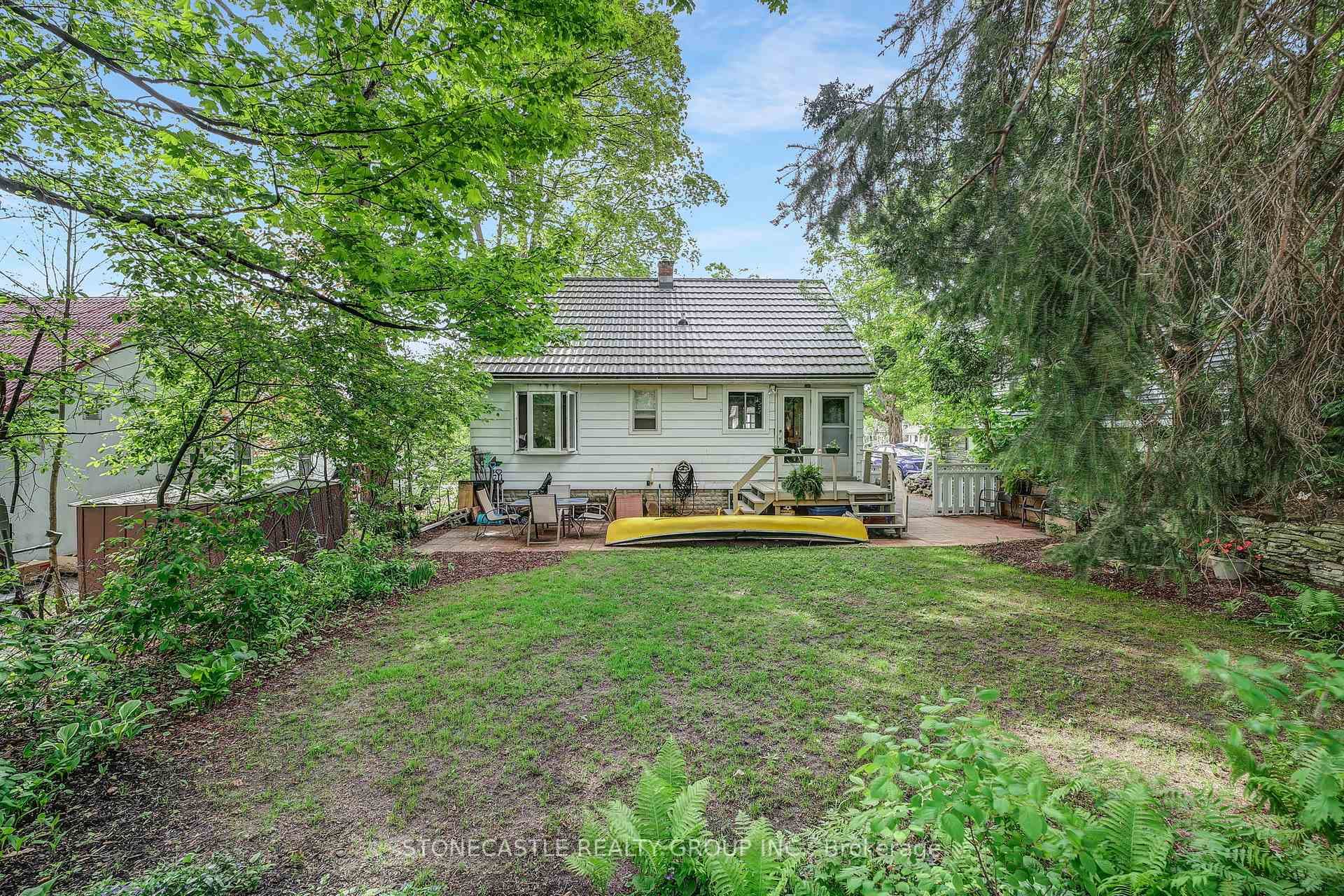126 Brant Street photo 24