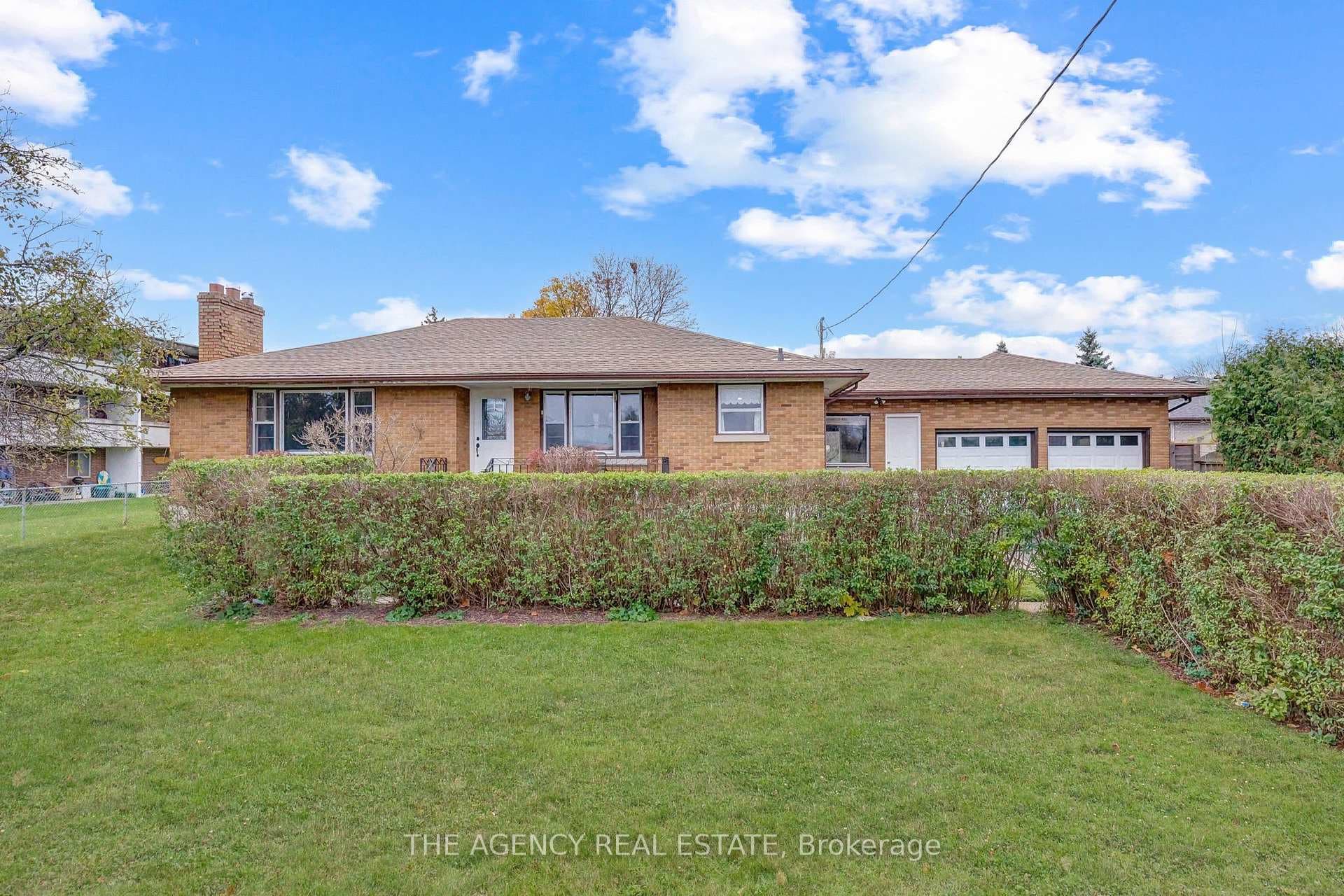 64 Sumner Place photo 1