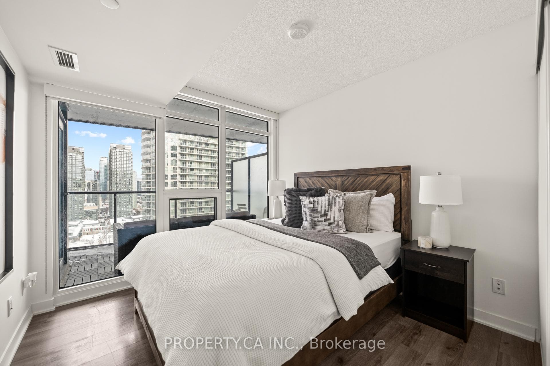 70 Queens Wharf Road Unit 2610 photo 8