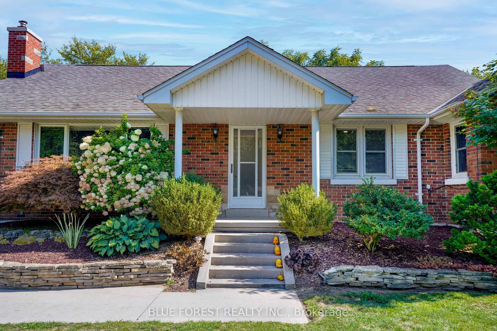 151 GRAHAM Road photo 8