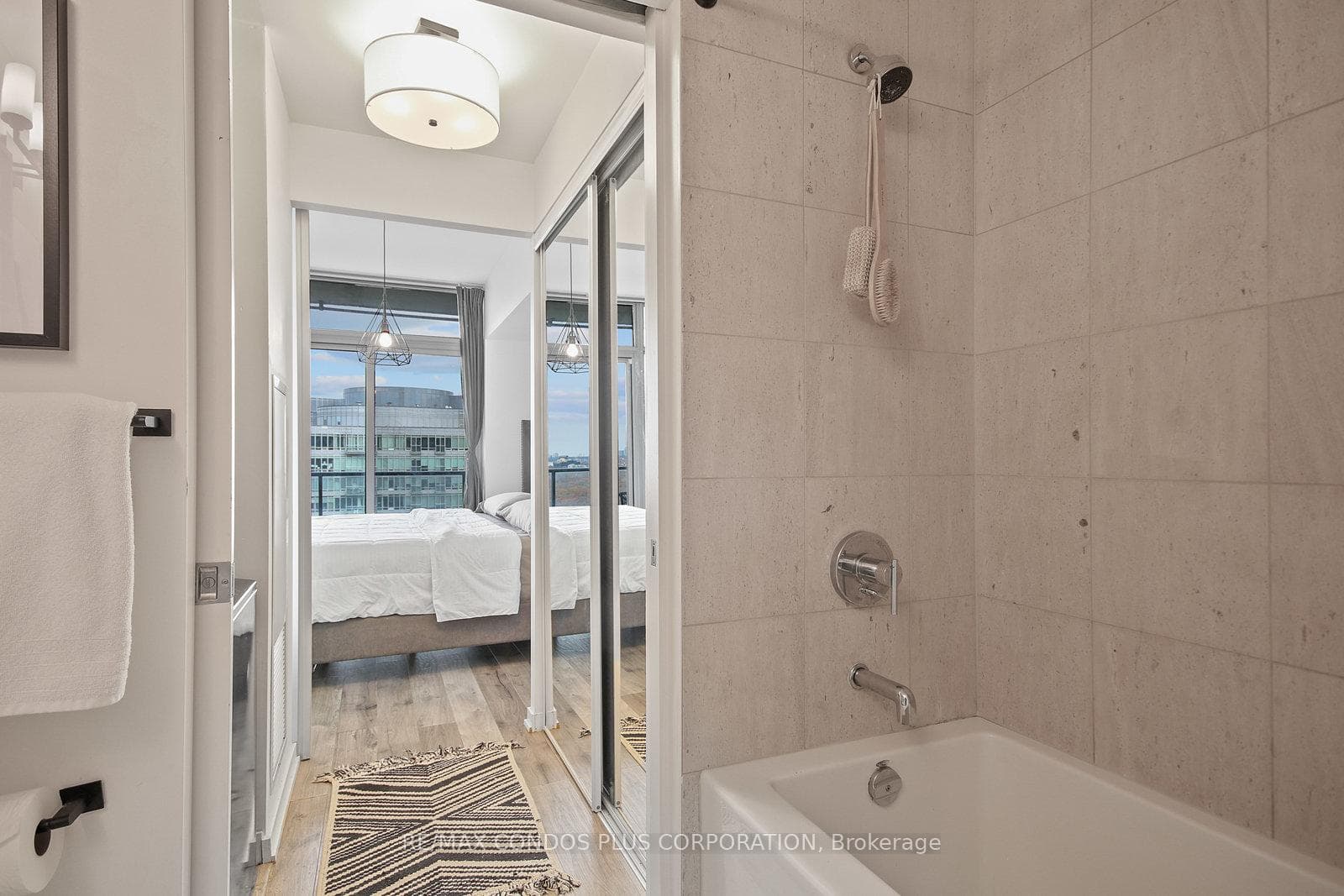 103 The Queensway N/A Unit 2614 photo 18