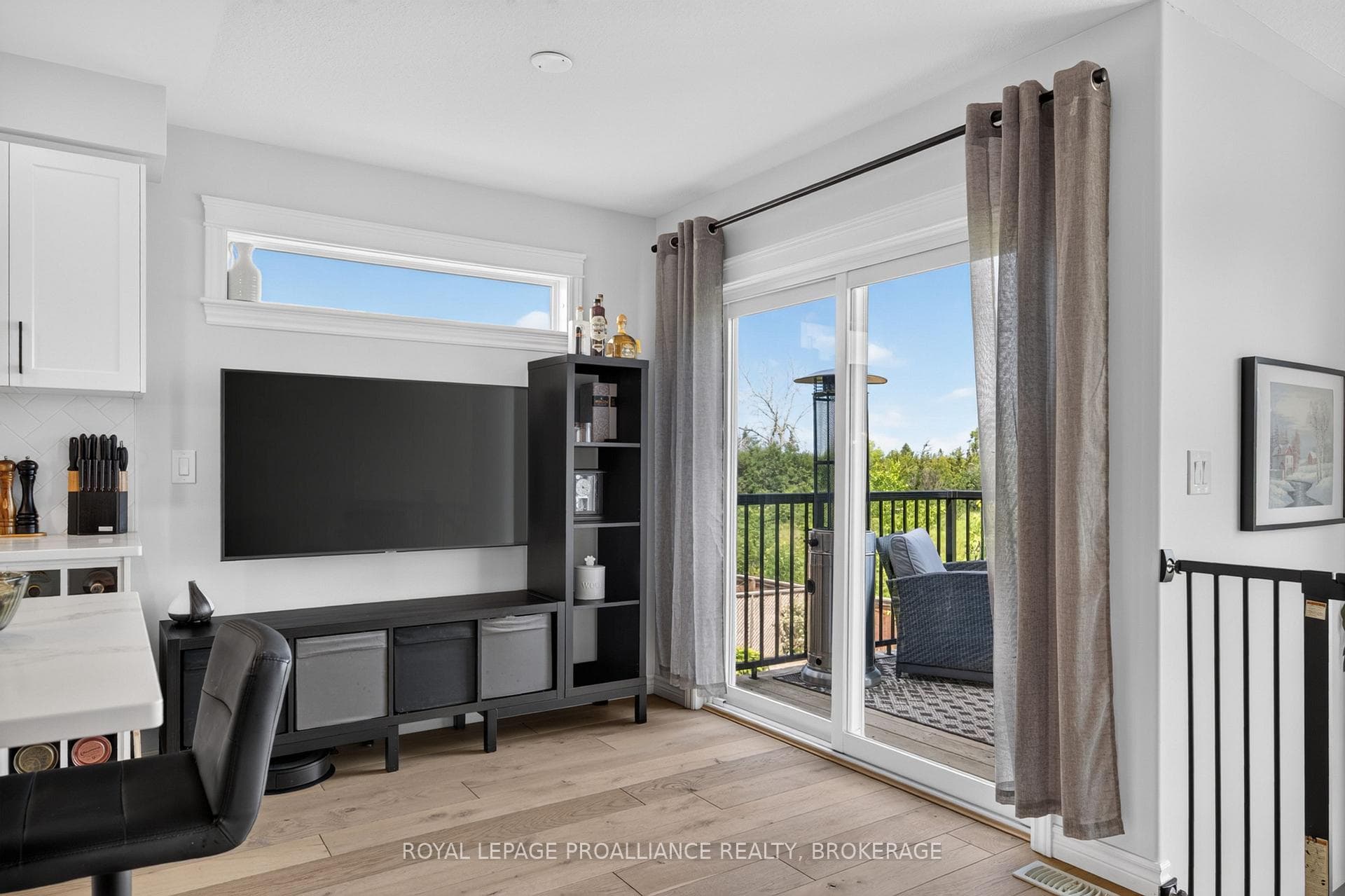 378 Buckthorn Drive photo 16