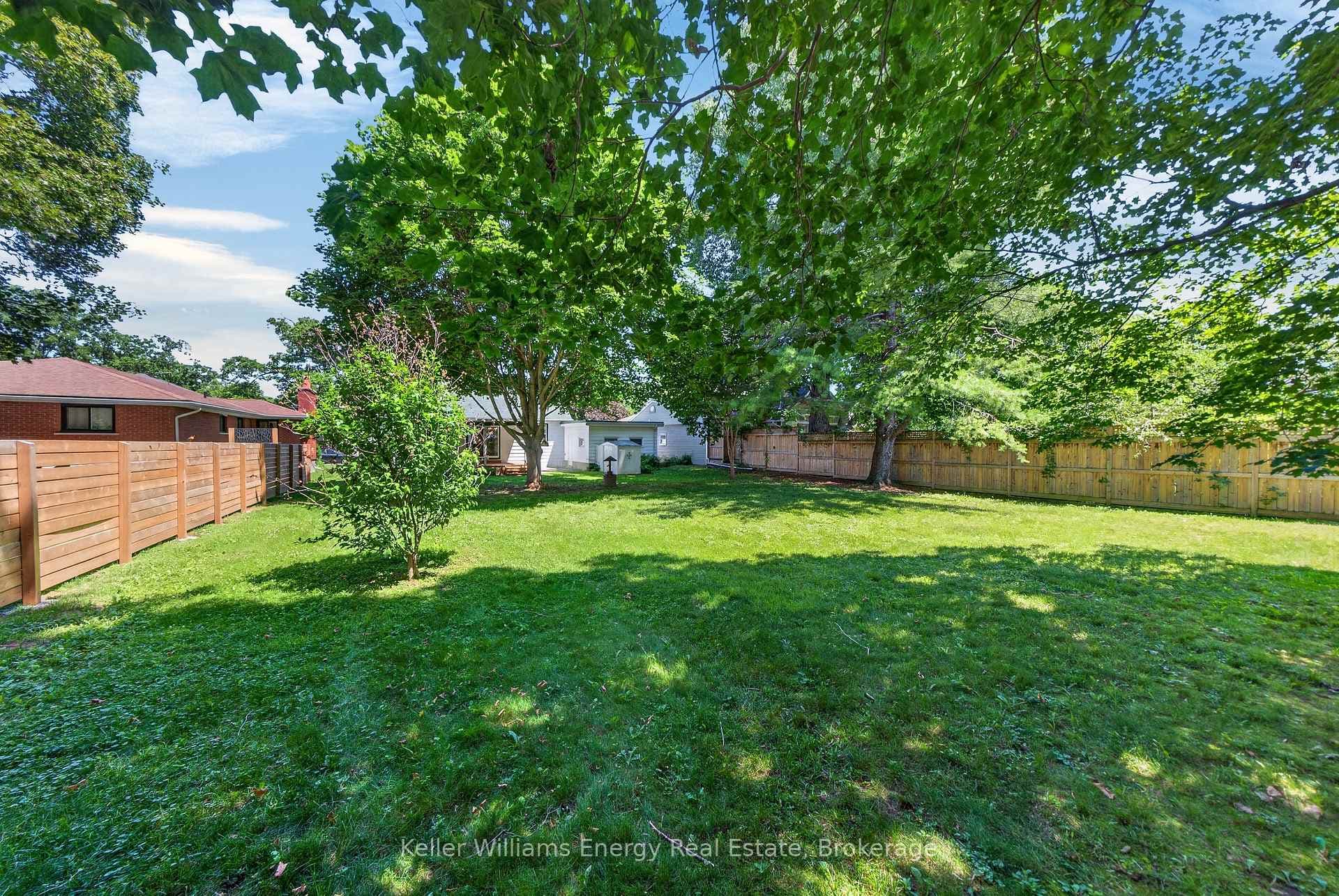 7 Maple Avenue photo 4