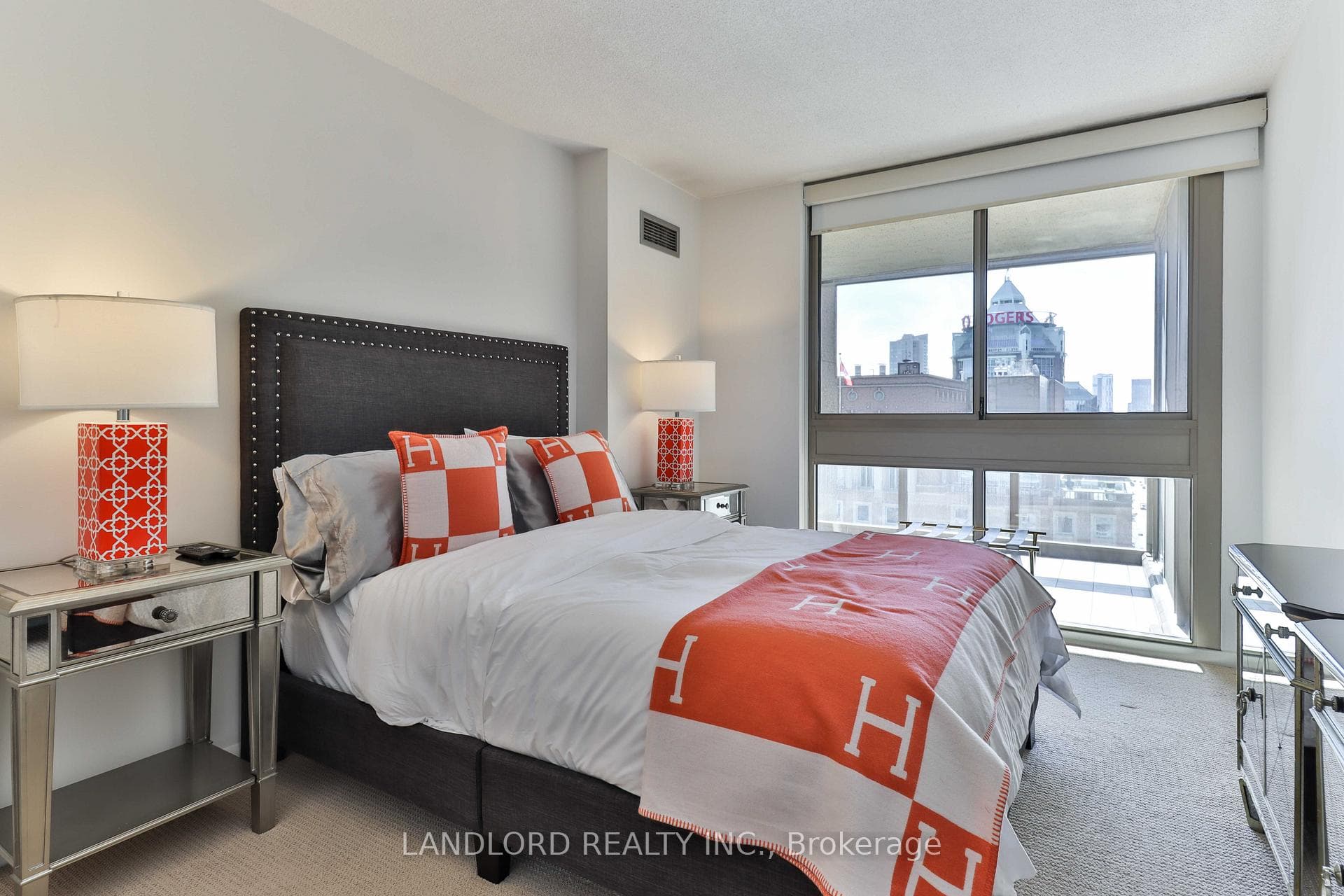278 Bloor Street Unit 1801 photo 19