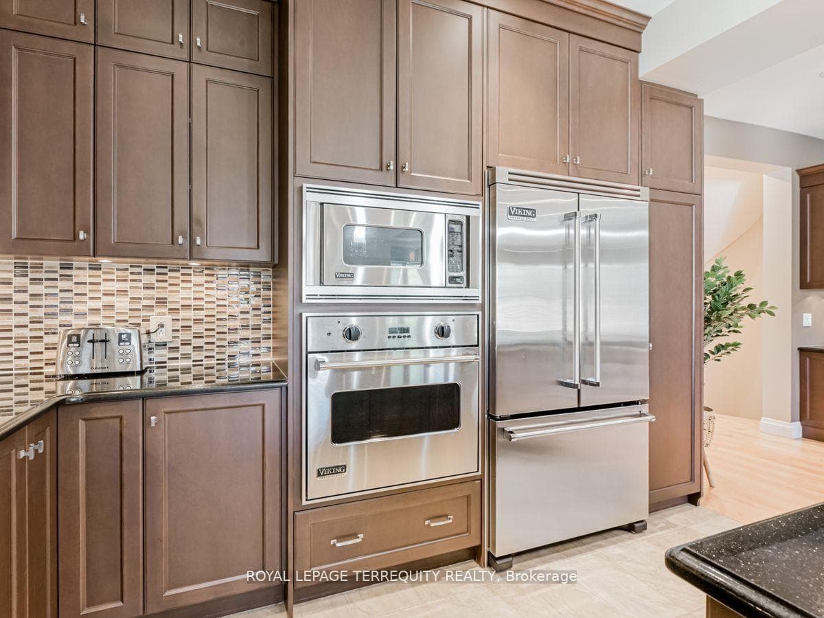 176 Joicey Boulevard photo 13