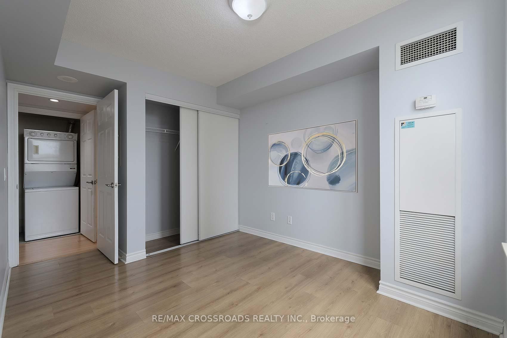 5233 Dundas Street Unit 528 photo 25