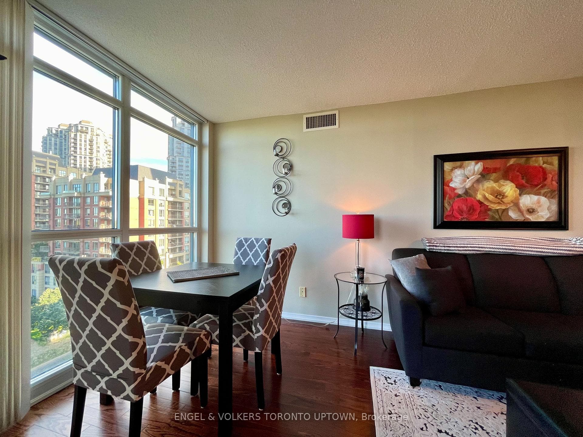 28 Harrison Garden Boulevard Unit 811 photo 10