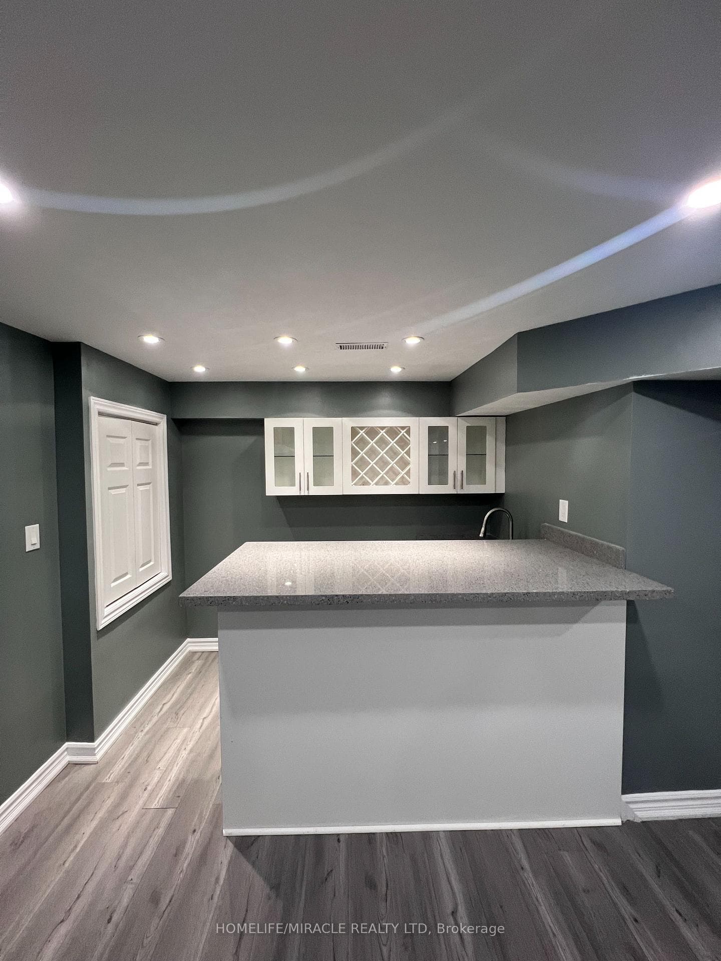 99 Oswell Drive photo 23