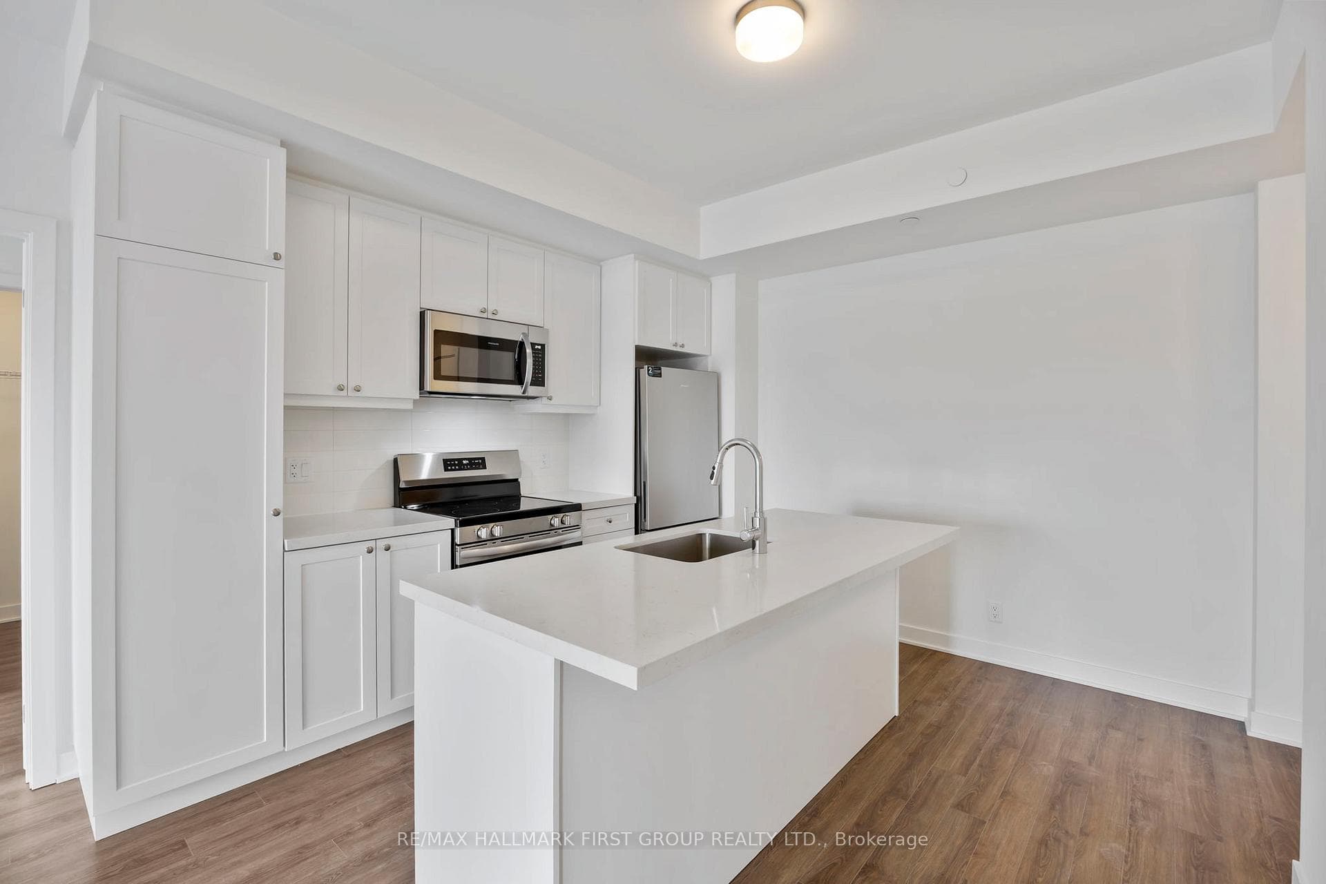 51 Clarington Street Unit 715 photo 13