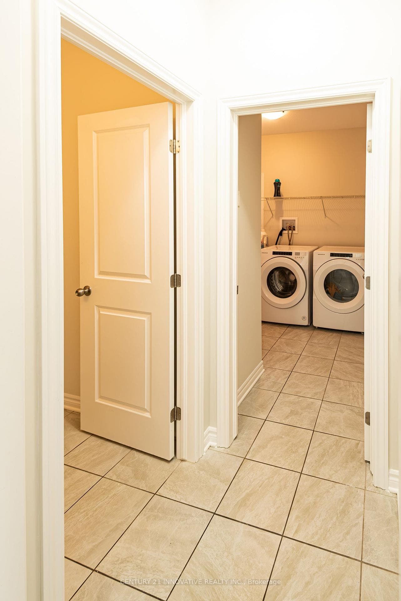 14 Oxford Terrace Unit Upper photo 11