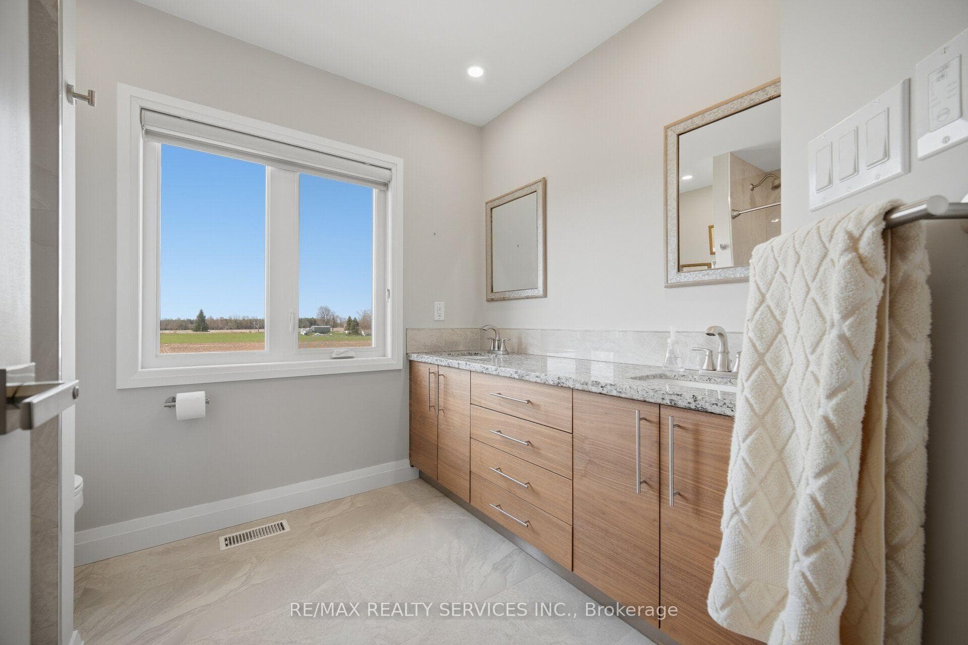 9522 Wellington 22 Road photo 36