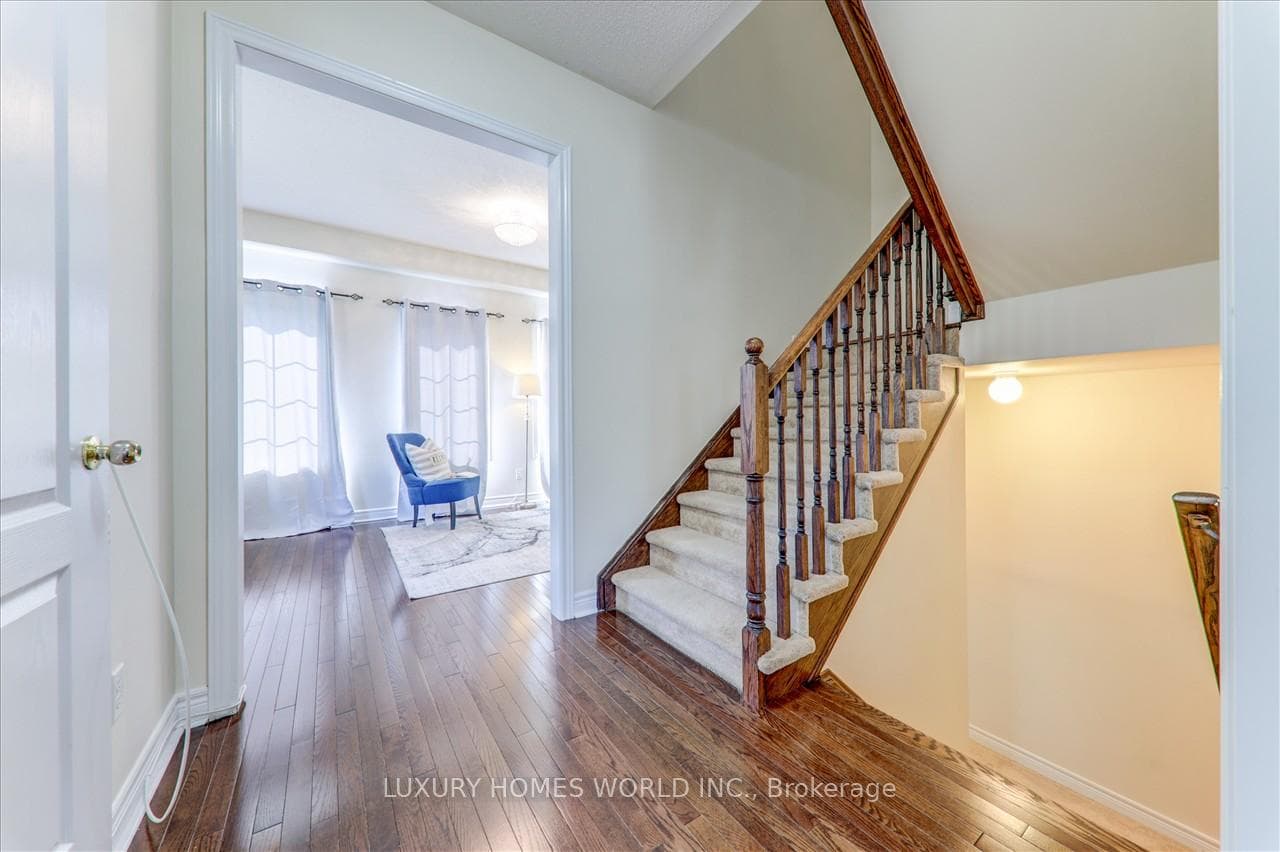 1519 Spinnaker Mews photo 9