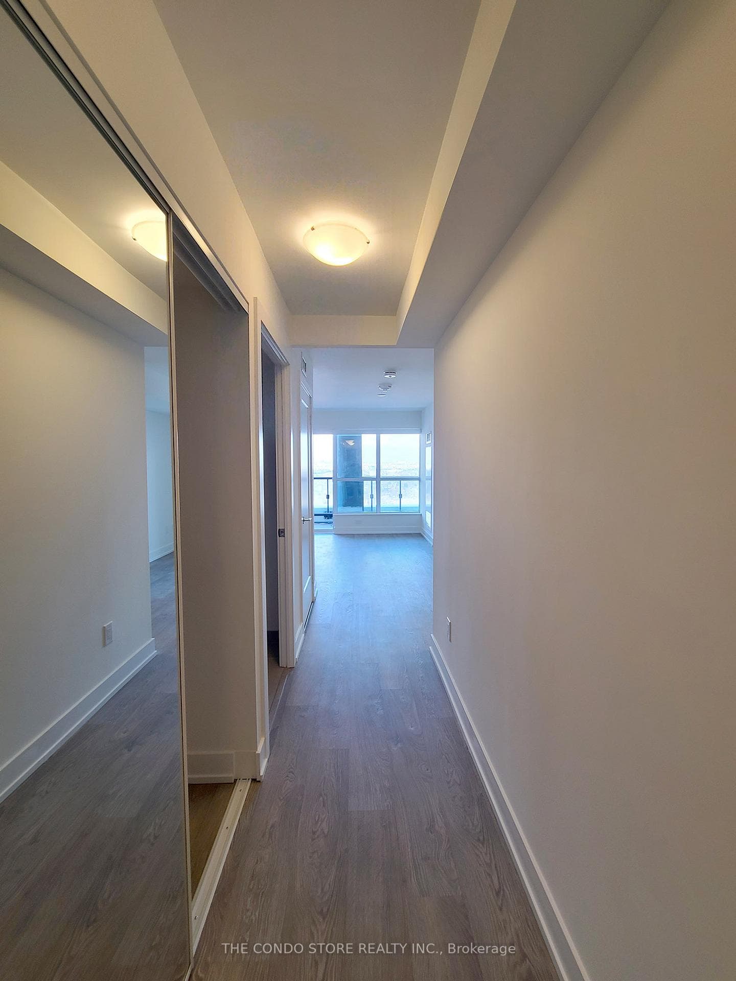 5 Mabelle Avenue Unit 2527 photo 5