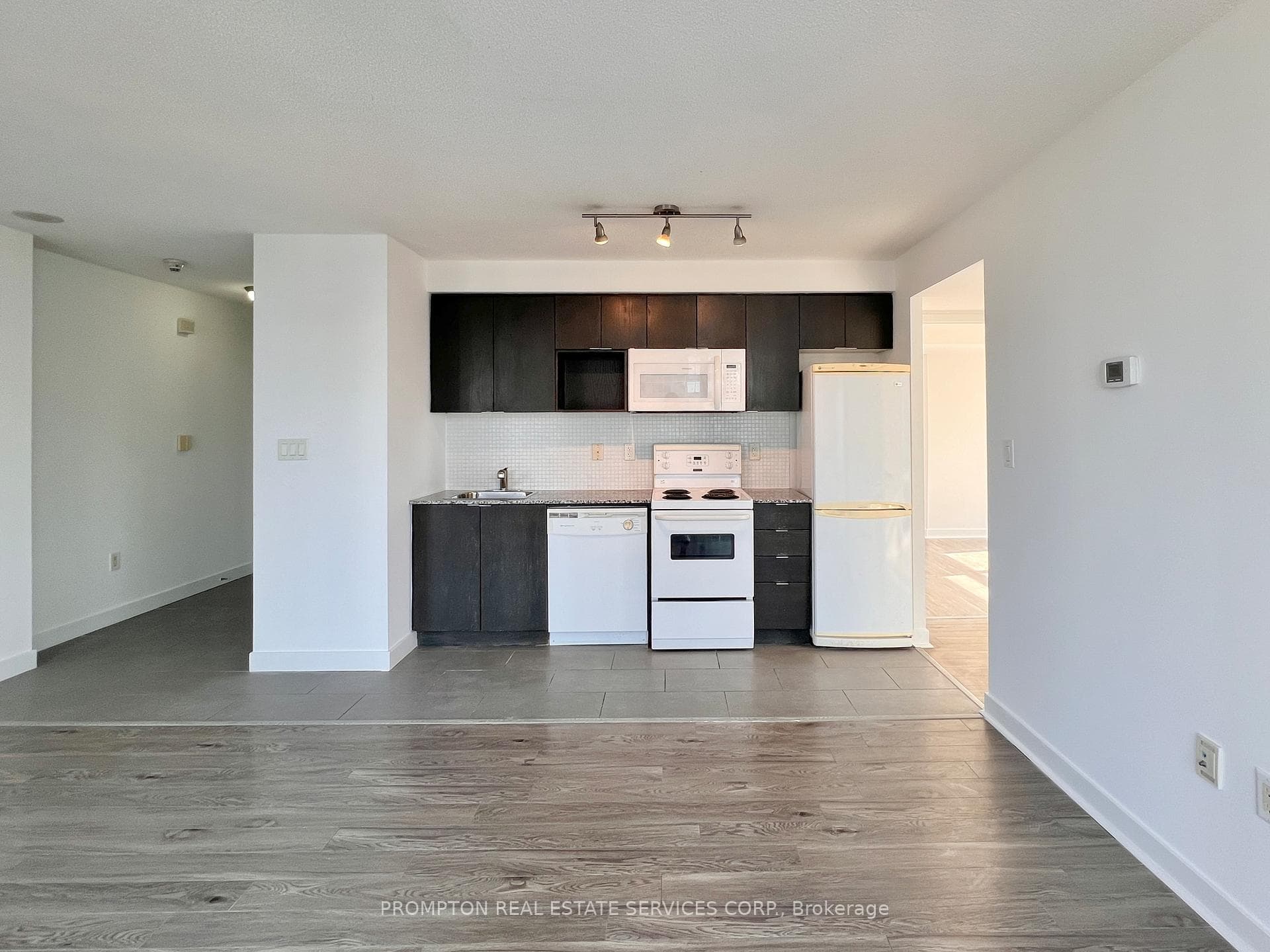 15 Fort York Boulevard Unit 2803 photo 9