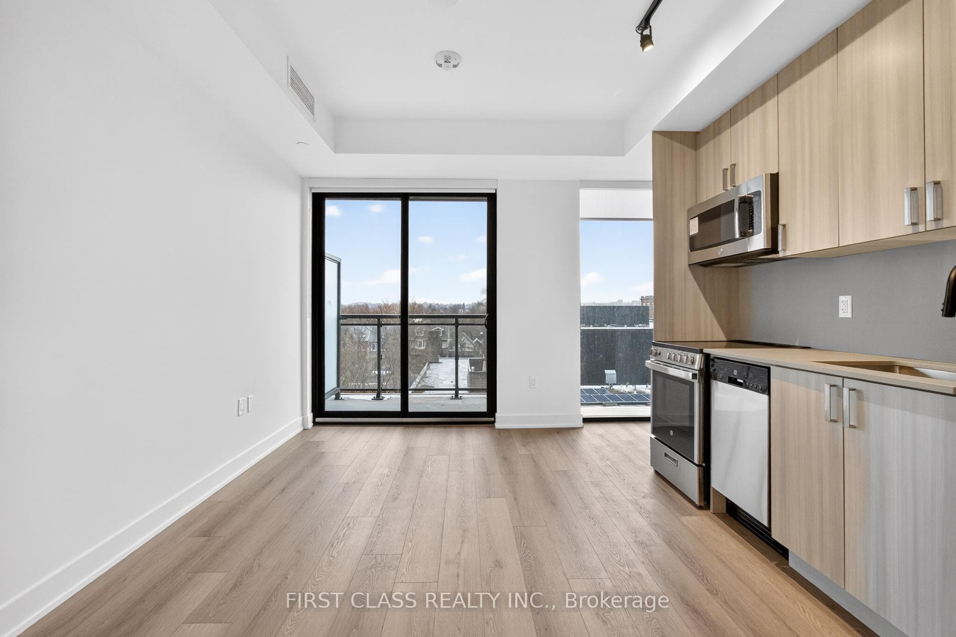 758 Dovercourt Road Unit 610 photo 12