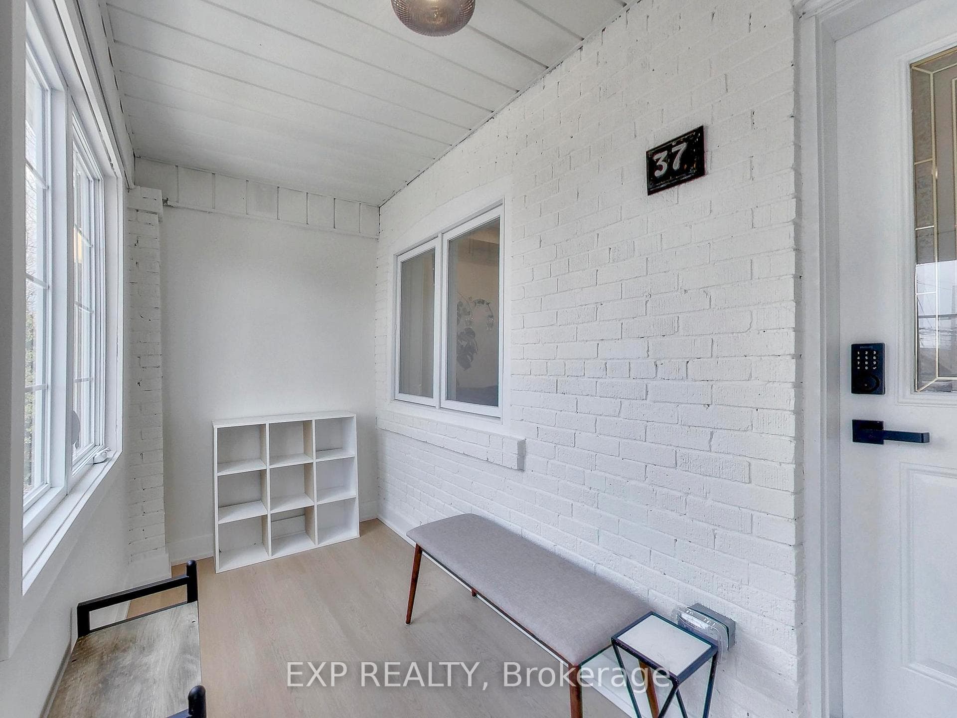 37 Gilbert Avenue photo 3