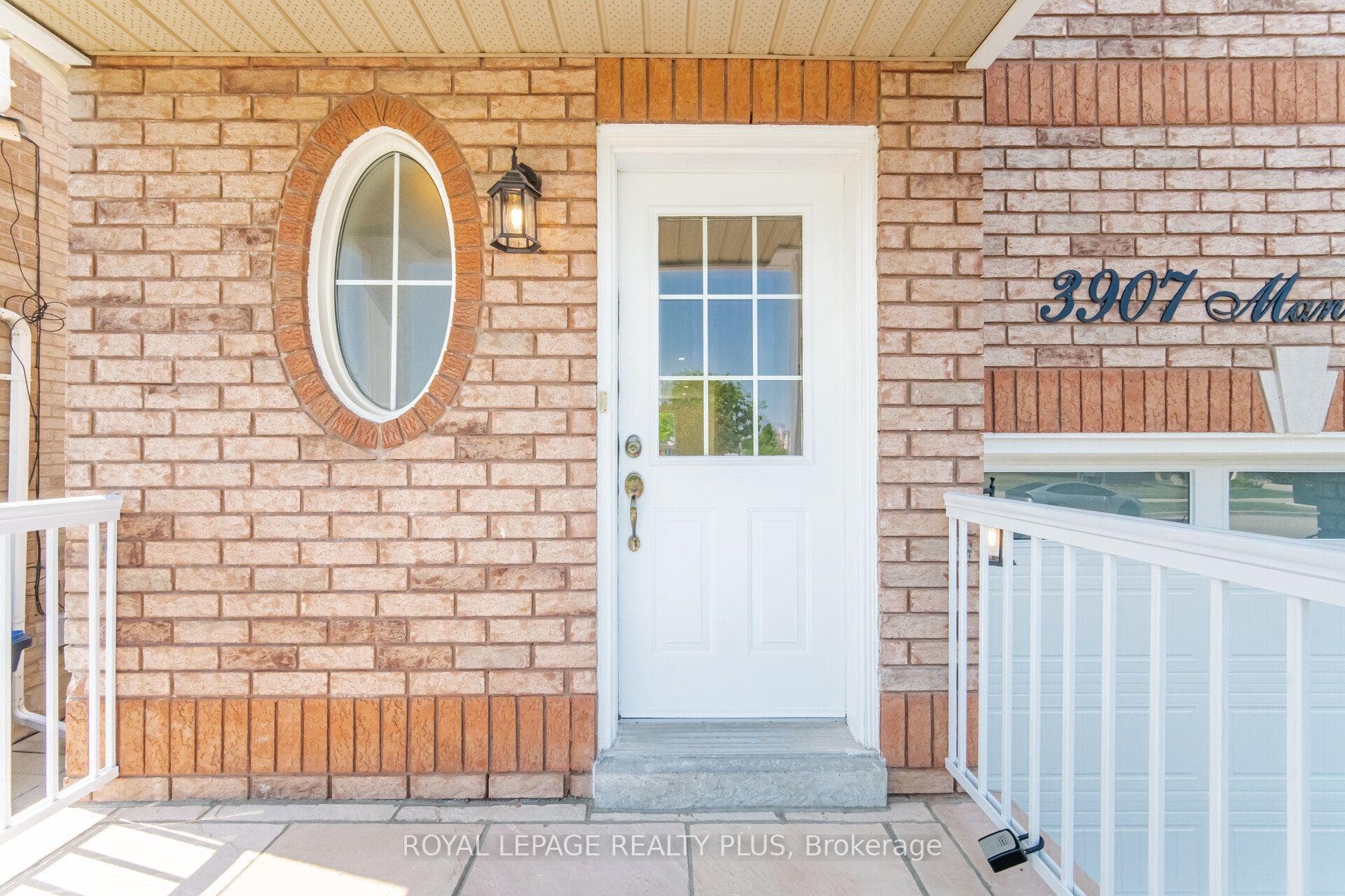 3907 Manatee Way photo 4
