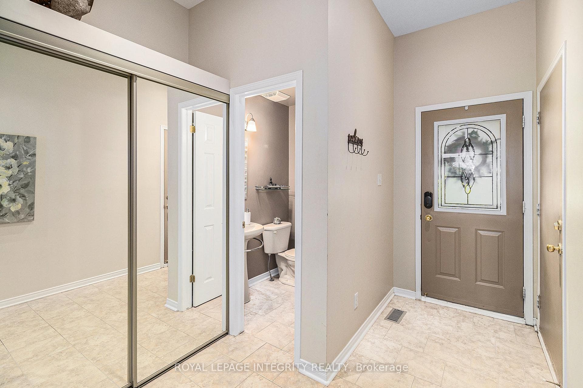 564 Renaissance Drive photo 15