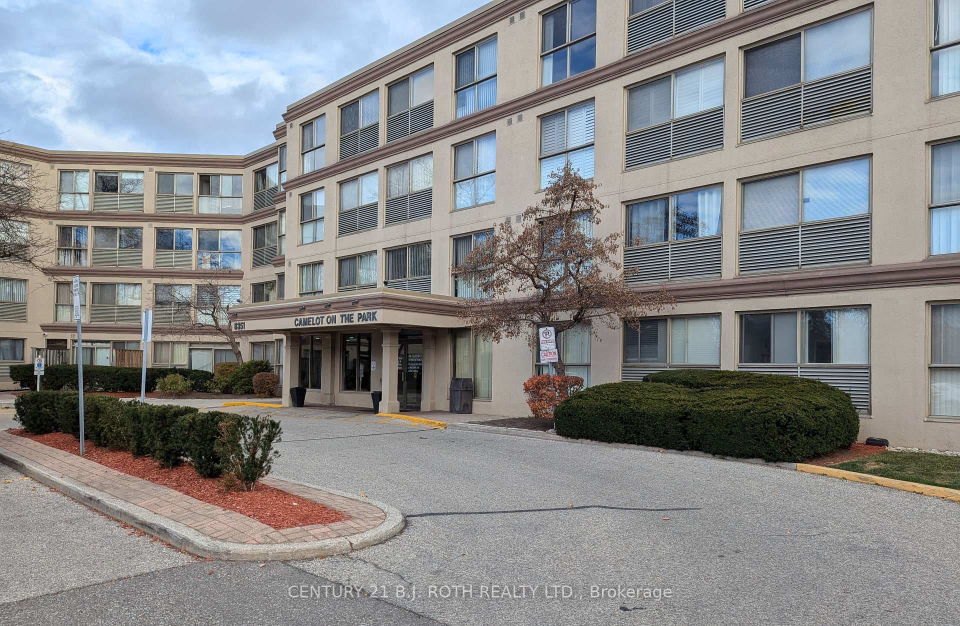 8351 Mclaughlin Road Unit 302 photo 1