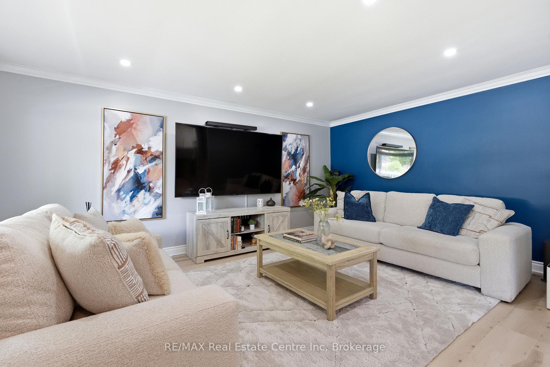 10 Calgary Avenue photo 8