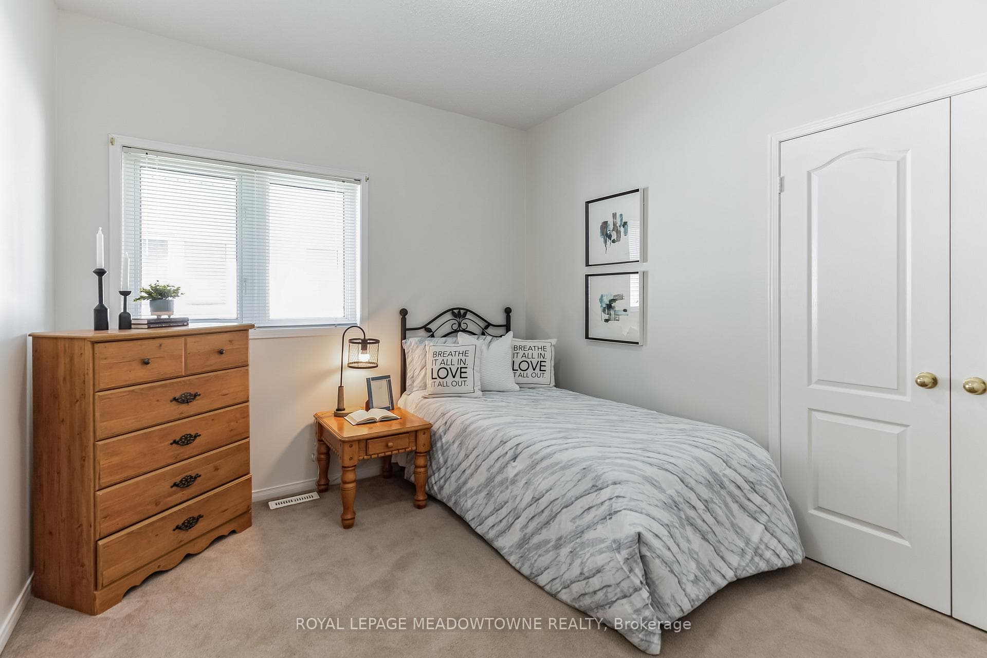 643 Faywood Crescent photo 26
