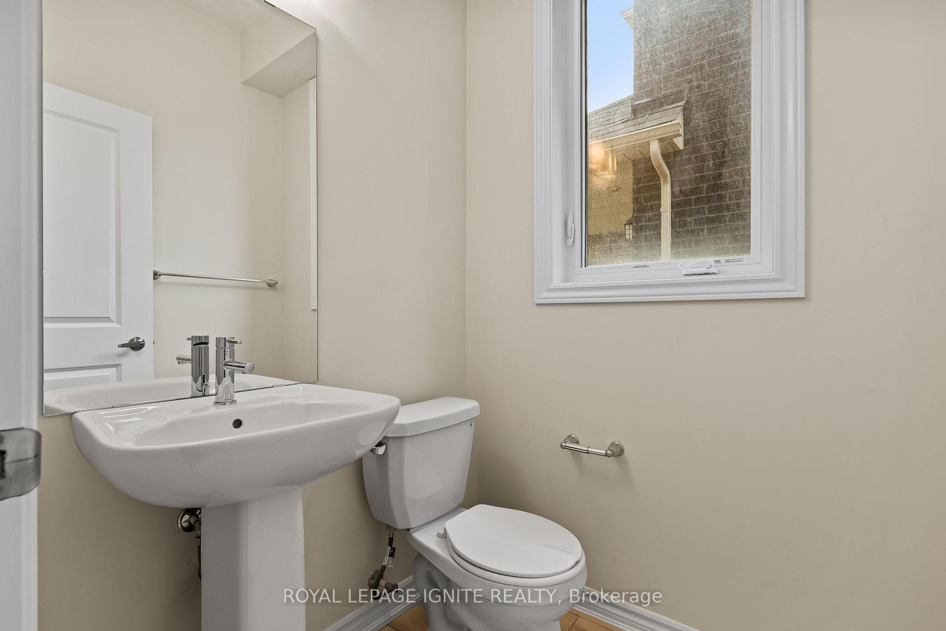 382 Barker Parkway photo 9