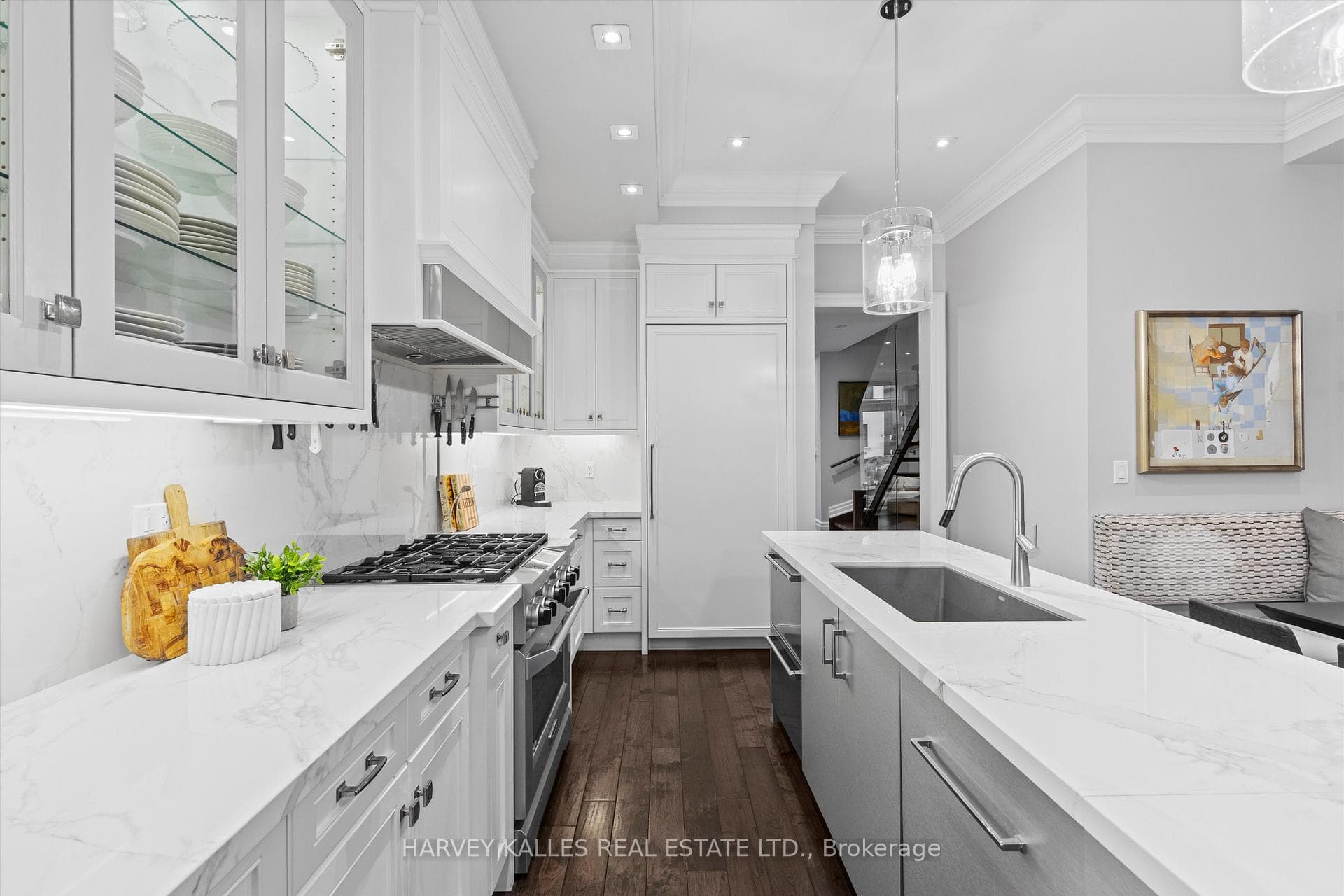 582 Woburn Avenue photo 12