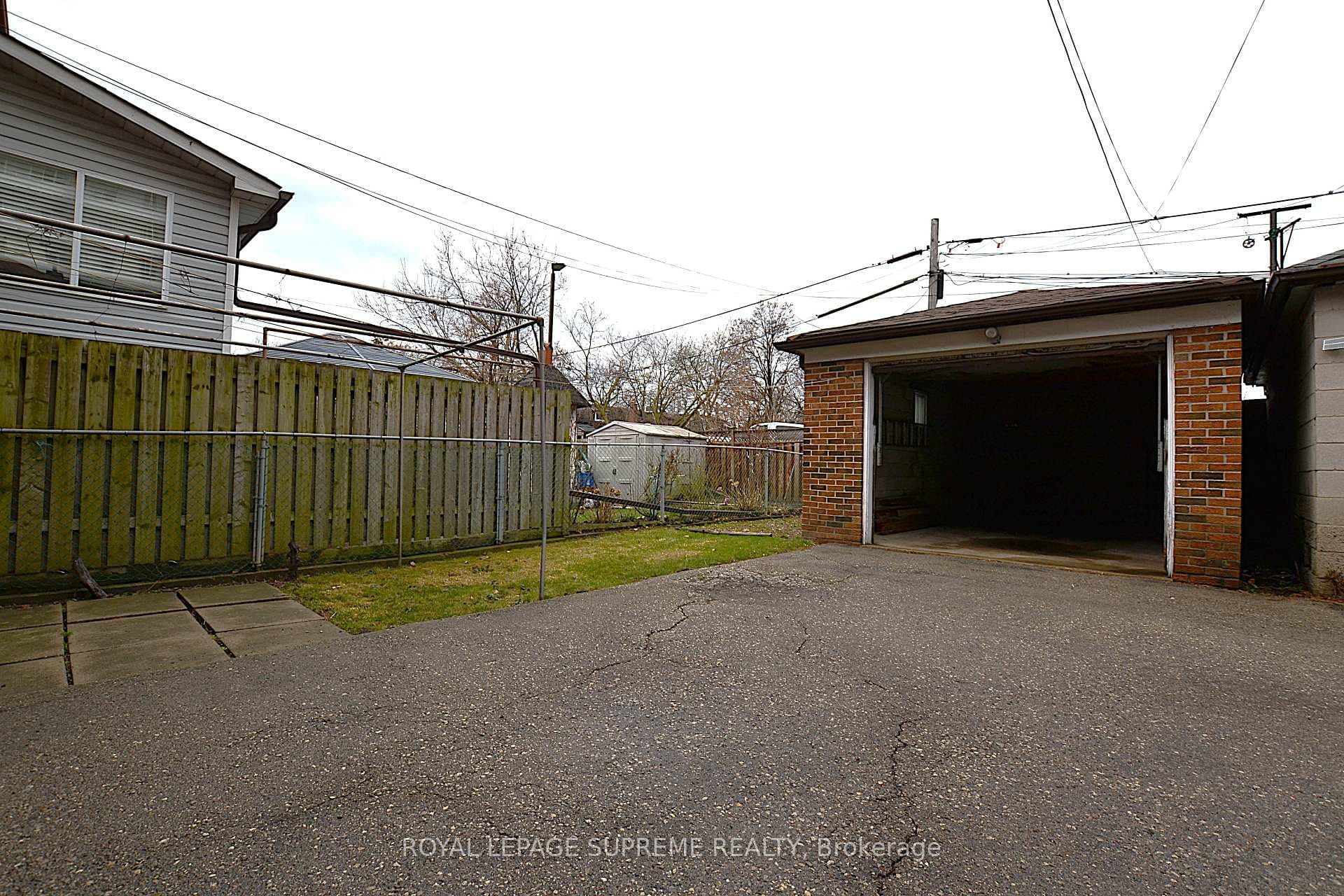 564 Christie Street photo 23