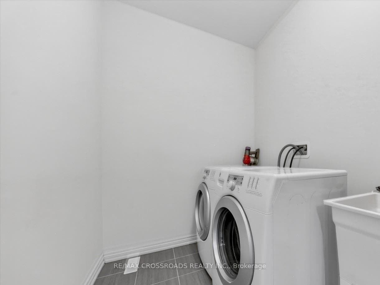 5 Thelma Drive photo 7