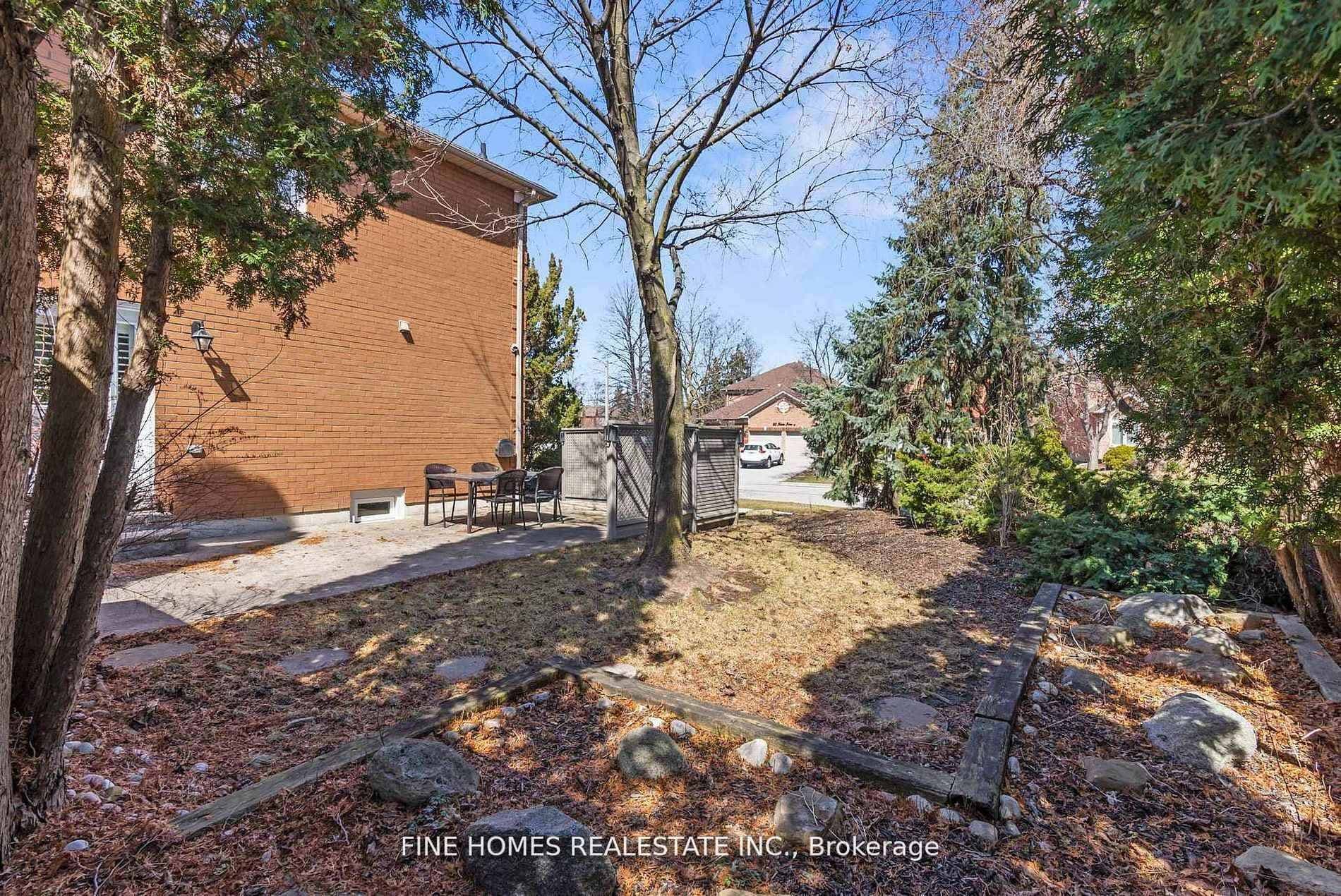 109 Angelina Avenue photo 24