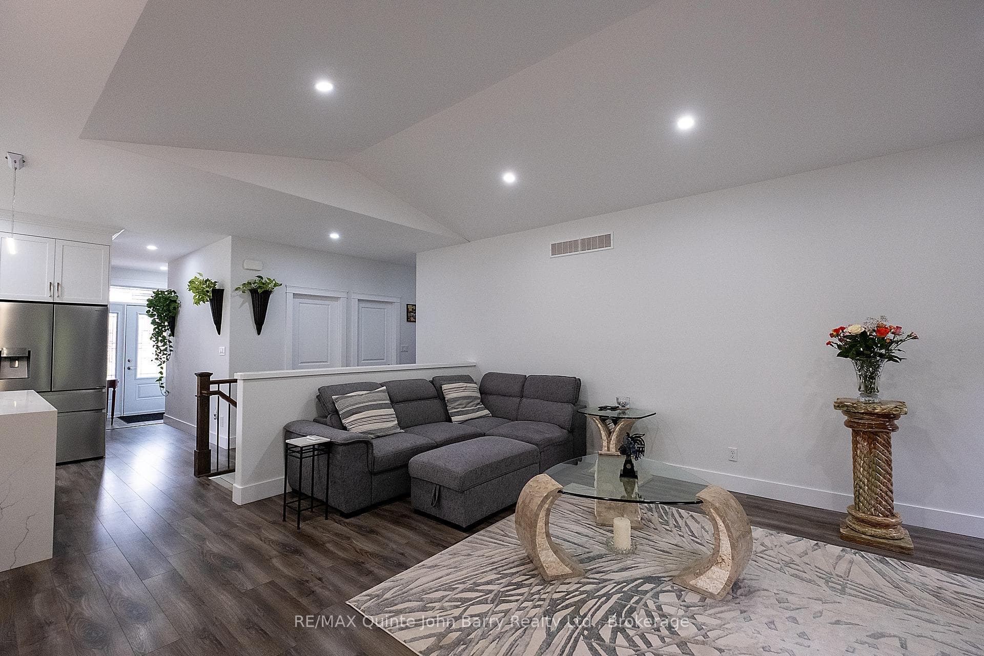 46 Birchmount Street photo 17