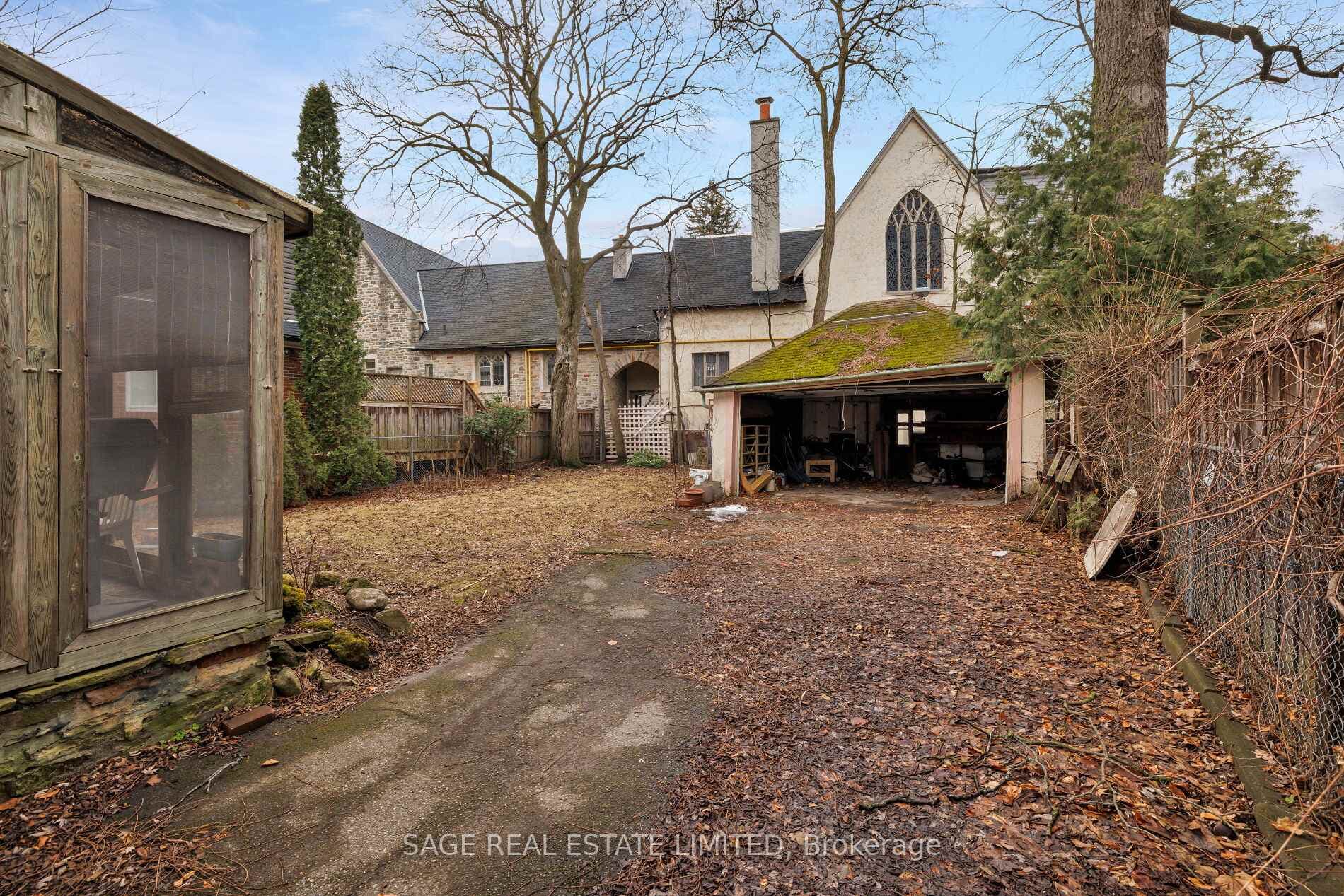 29 Strath Avenue photo 36