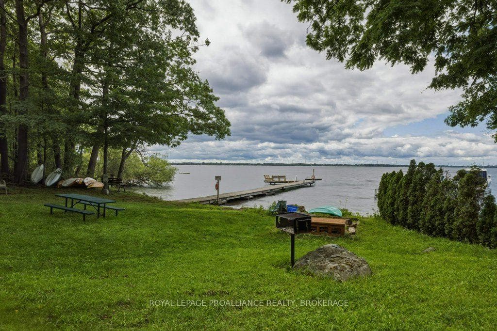 12 Oriole Lane photo 45