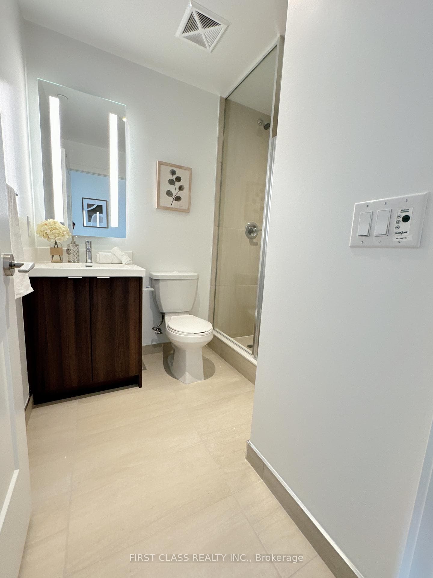 5 Mabelle Avenue Unit 3329 photo 17