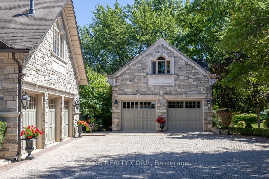 11 Meadowland Court photo 4