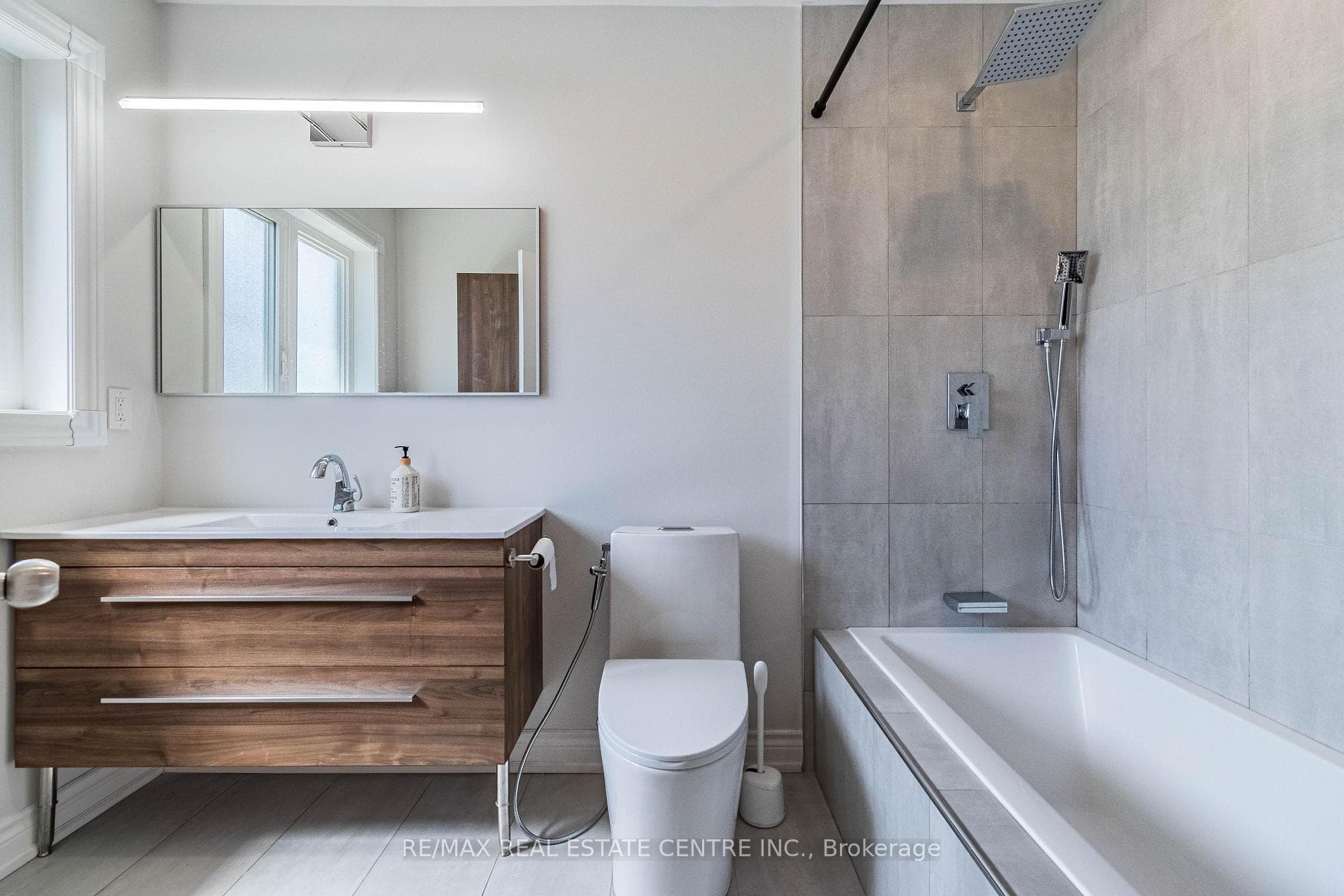 52 Solway Avenue photo 24