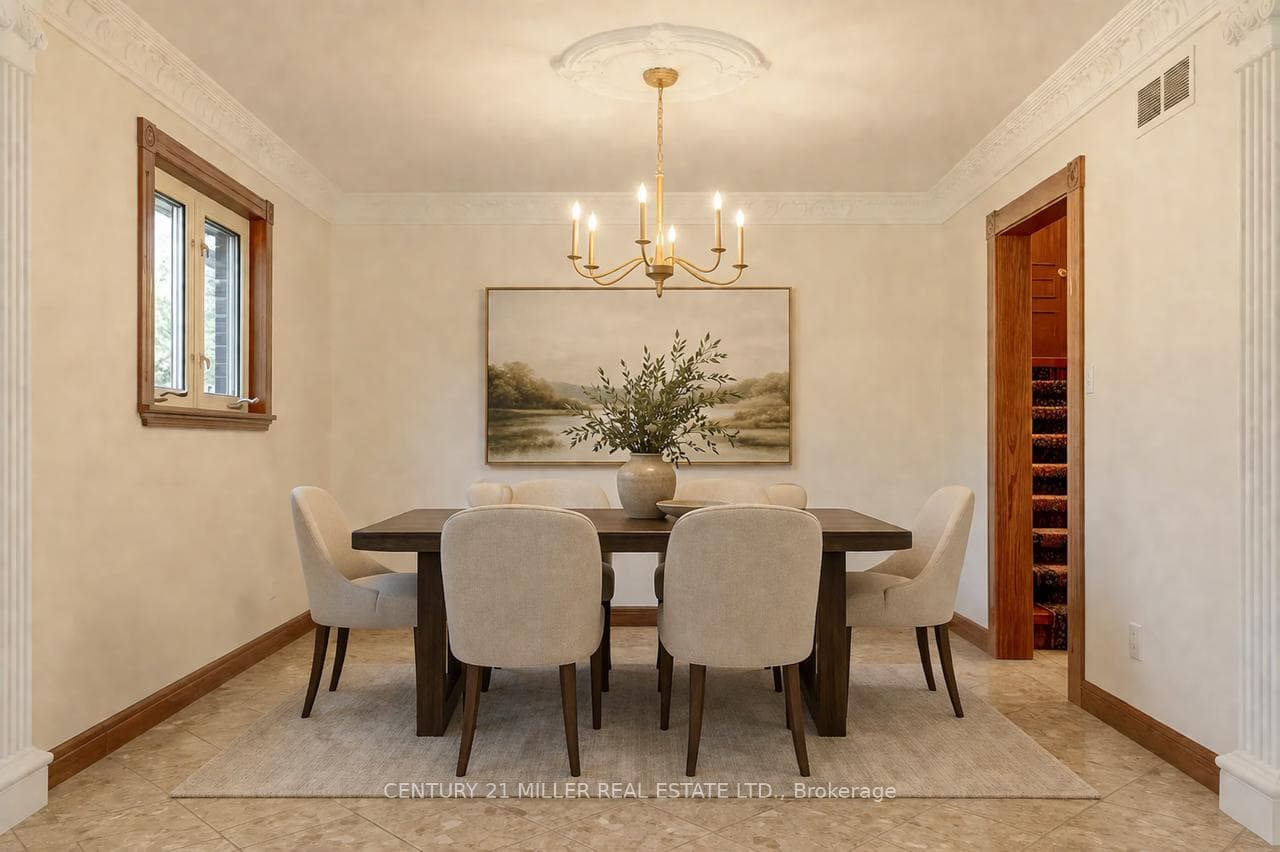 477 Valleyview Crescent Unit A photo 5