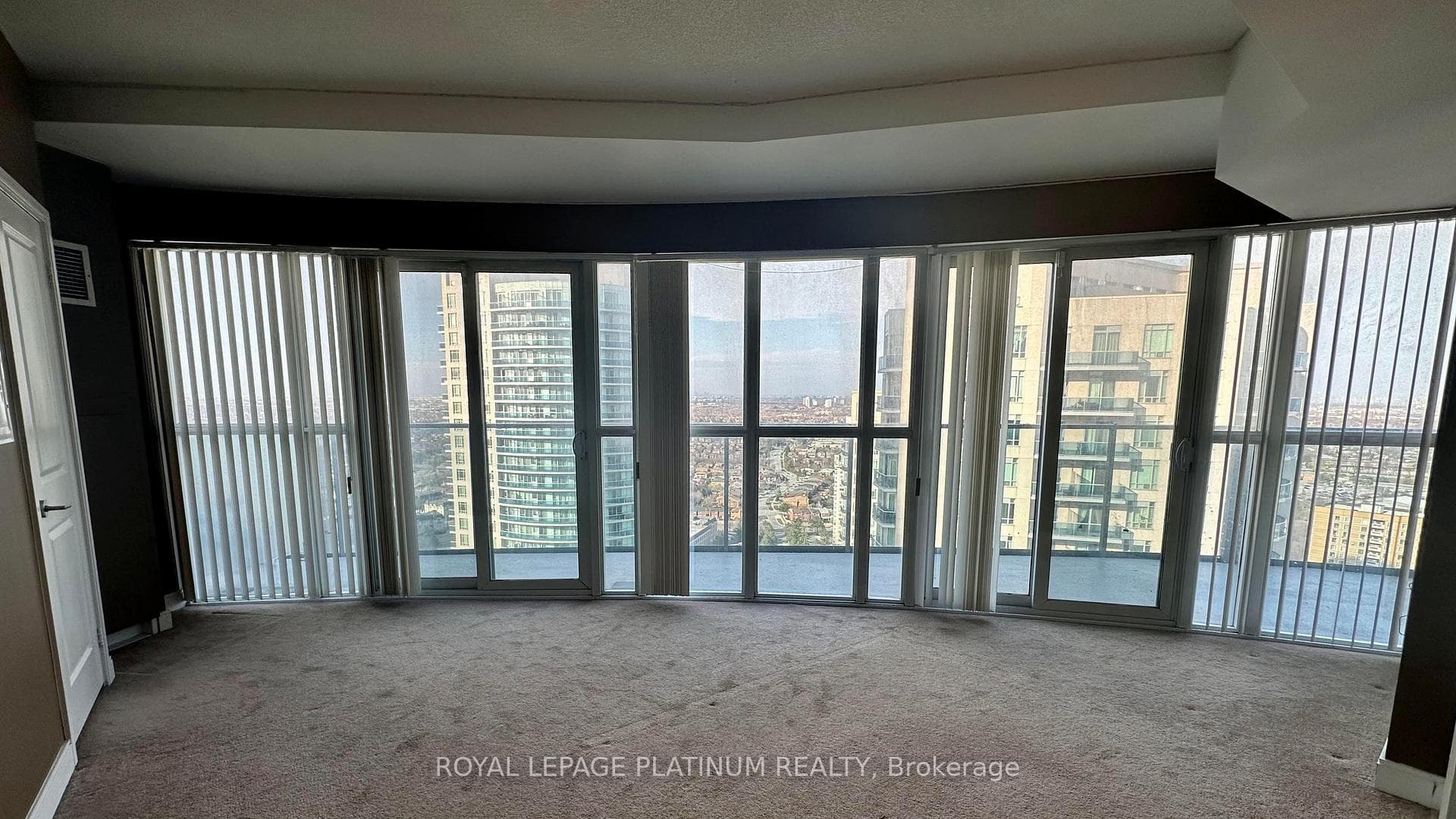 60 Absolute Avenue Unit 2908 photo 9