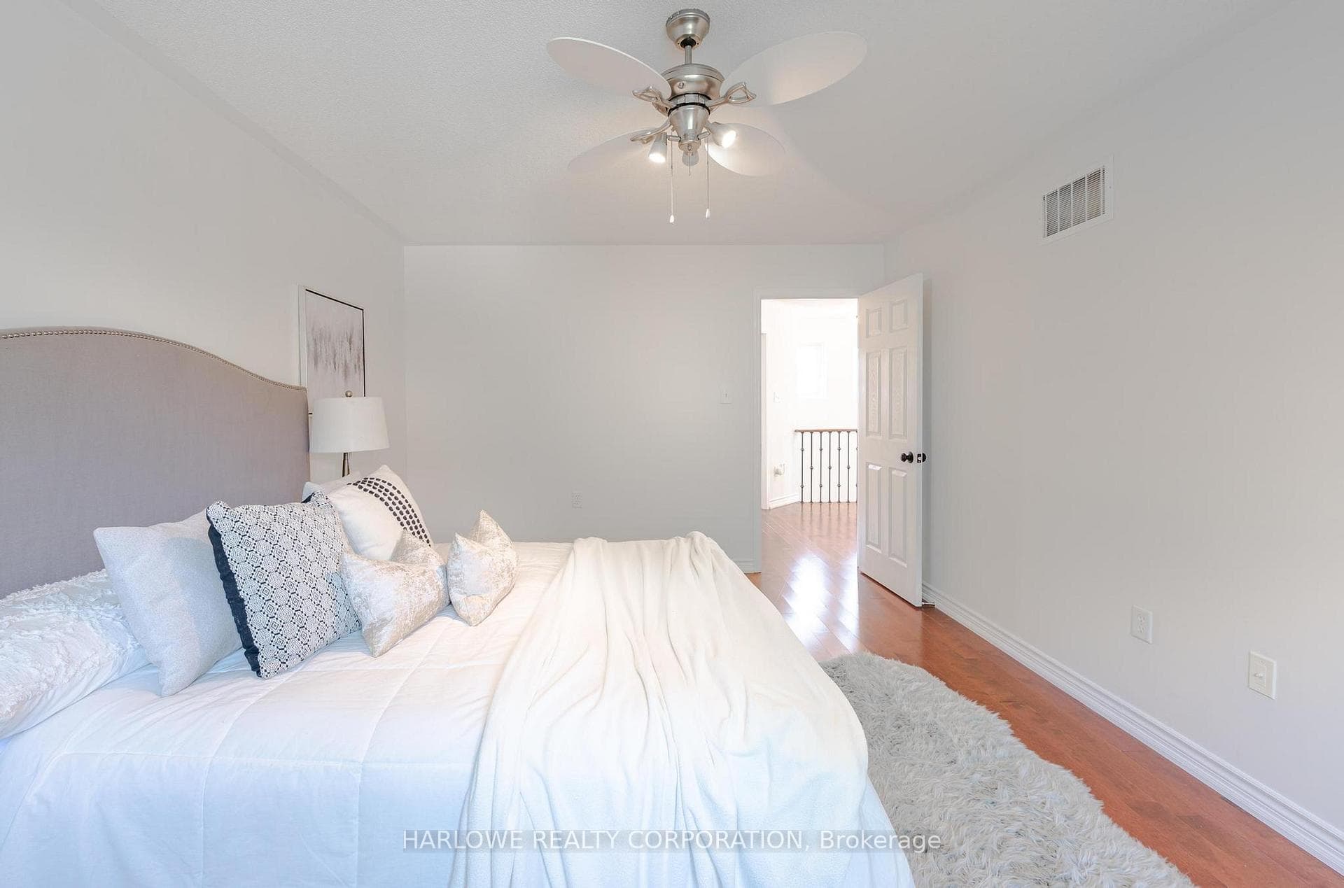 284 Bons Avenue photo 29