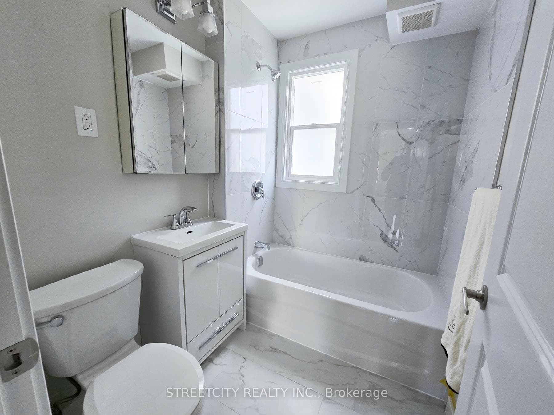 228 Christina Street photo 24