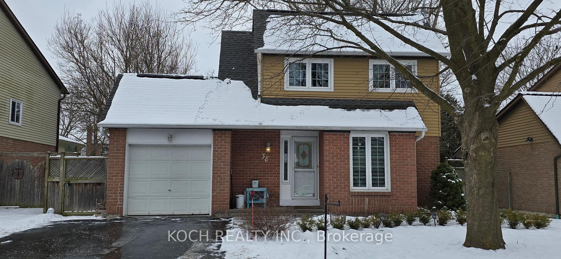 38 Corbett Crescent photo 1